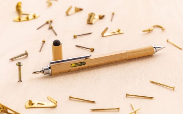 5-in-1-Tool-Stift-Bambus-Braun-Frontansicht-11