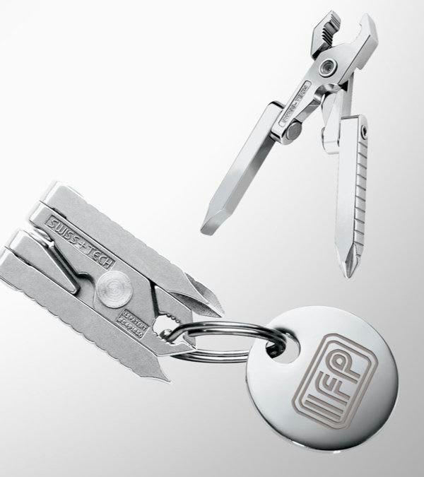 6-in-1-Schlüsselanhänger-Micro-Tech-Metall-Frontansicht-1